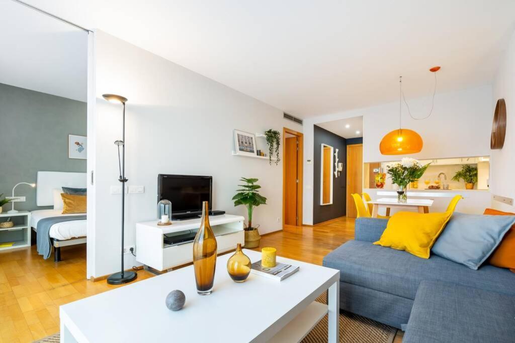 Lodging Apartments Monumumental Free Parking Βαρκελώνη Εξωτερικό φωτογραφία
