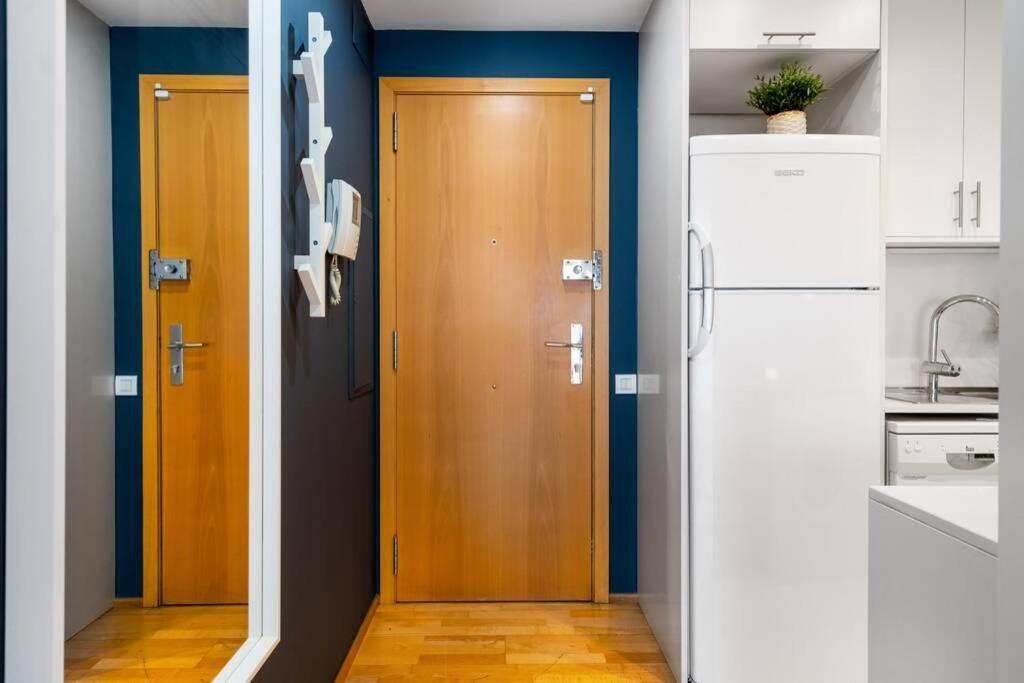 Lodging Apartments Monumumental Free Parking Βαρκελώνη Εξωτερικό φωτογραφία