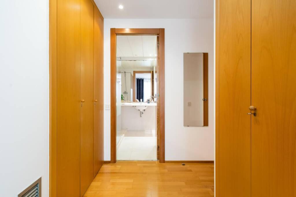 Lodging Apartments Monumumental Free Parking Βαρκελώνη Εξωτερικό φωτογραφία