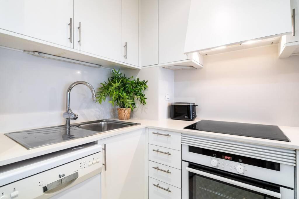 Lodging Apartments Monumumental Free Parking Βαρκελώνη Εξωτερικό φωτογραφία